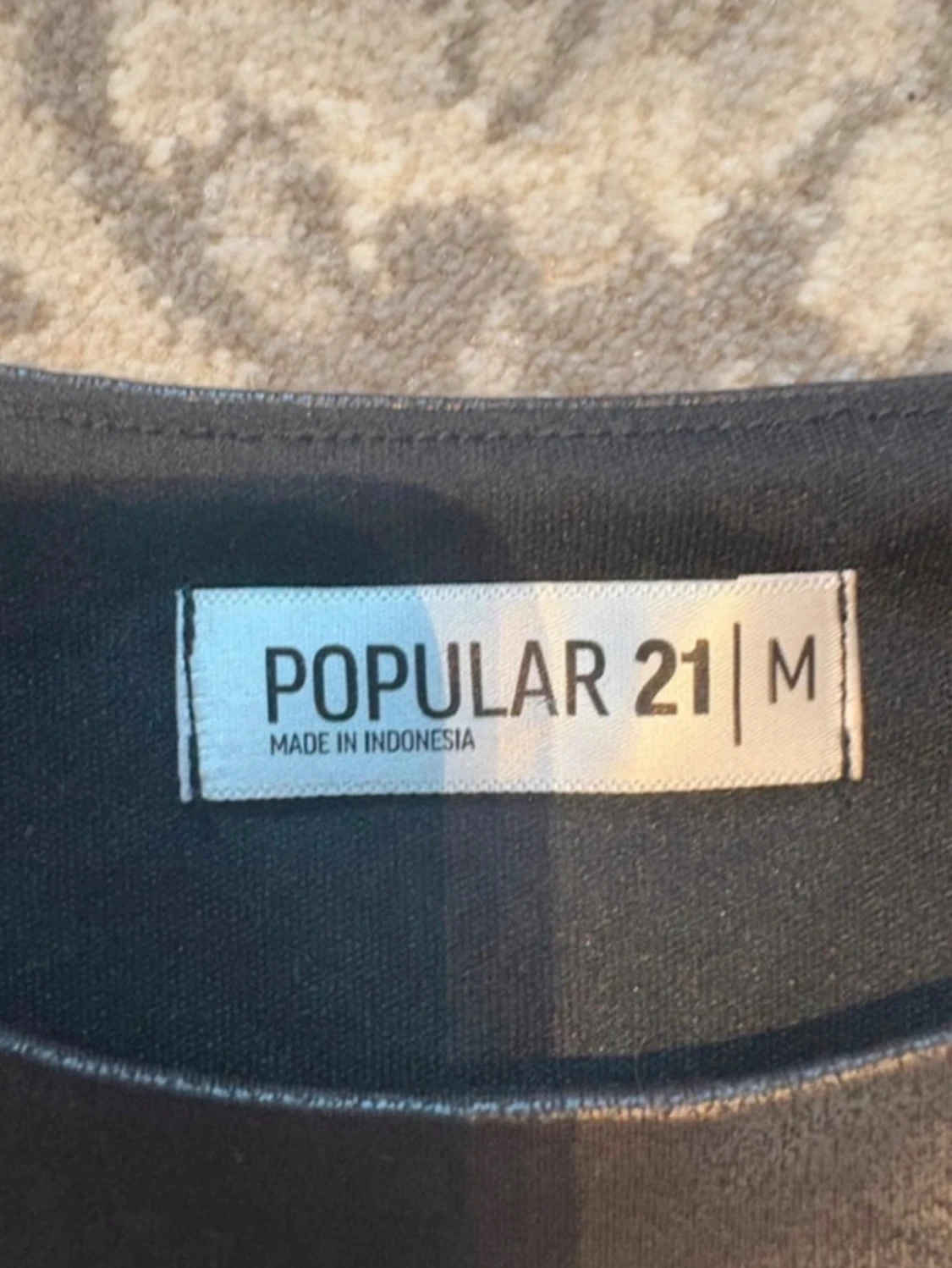 Svart glansig långärmad topp Popular 21 - 1