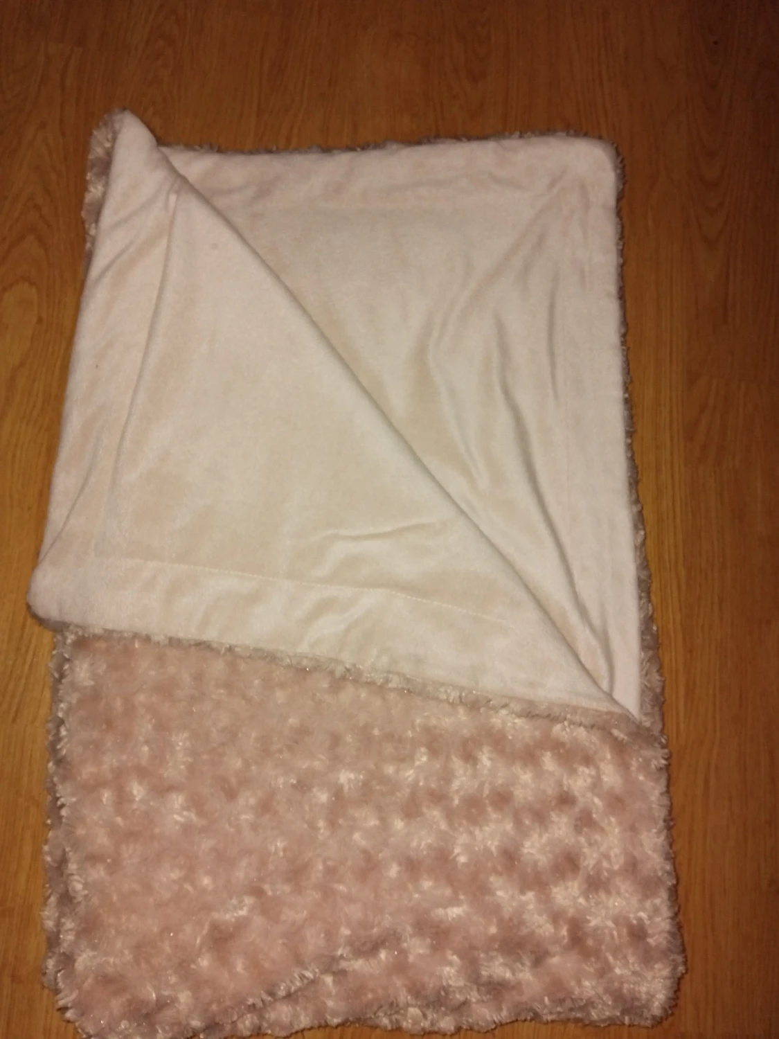 Ljusbeige fluffig filt  - 1