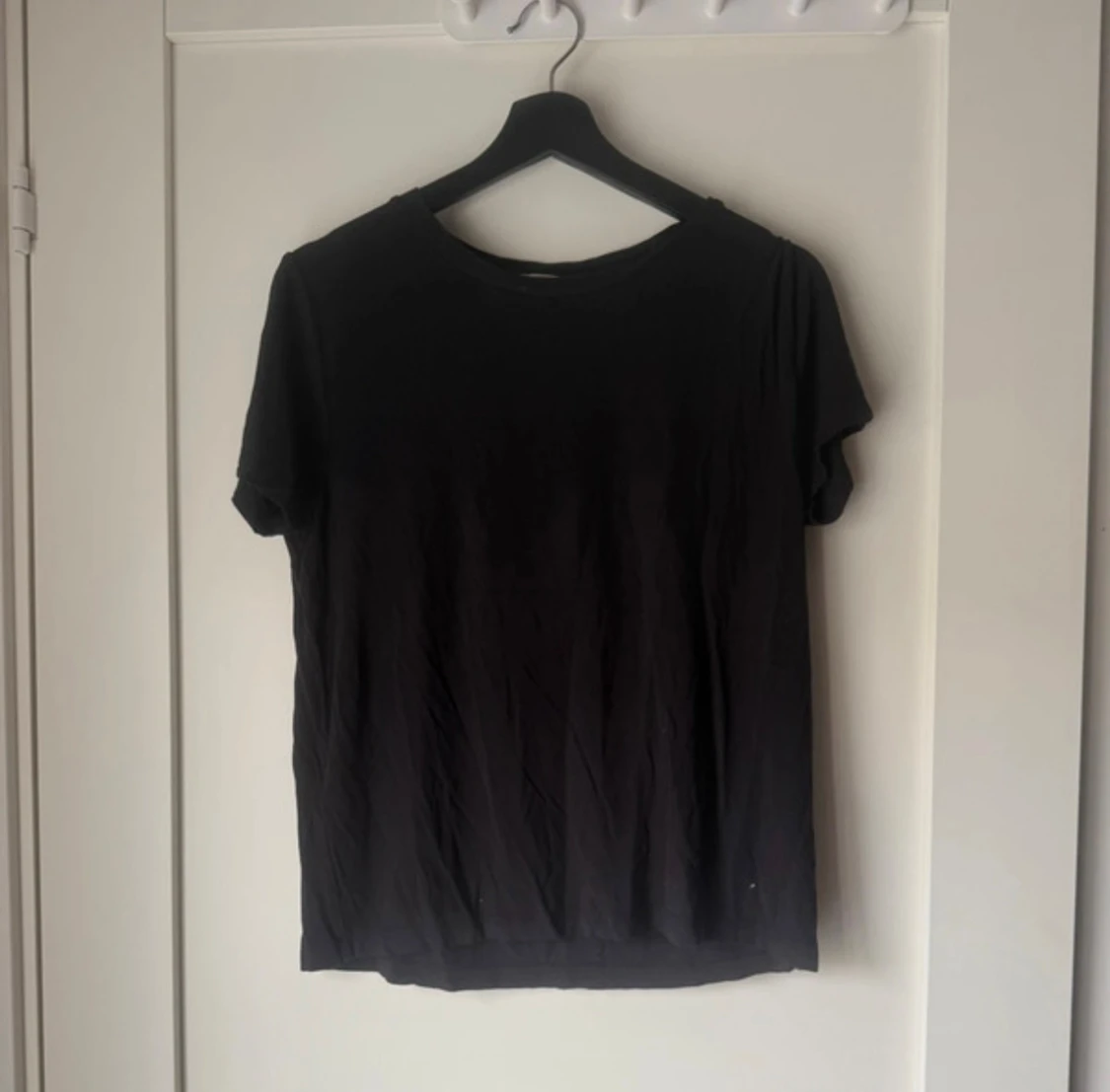 Svart basic t-shirt i bomull