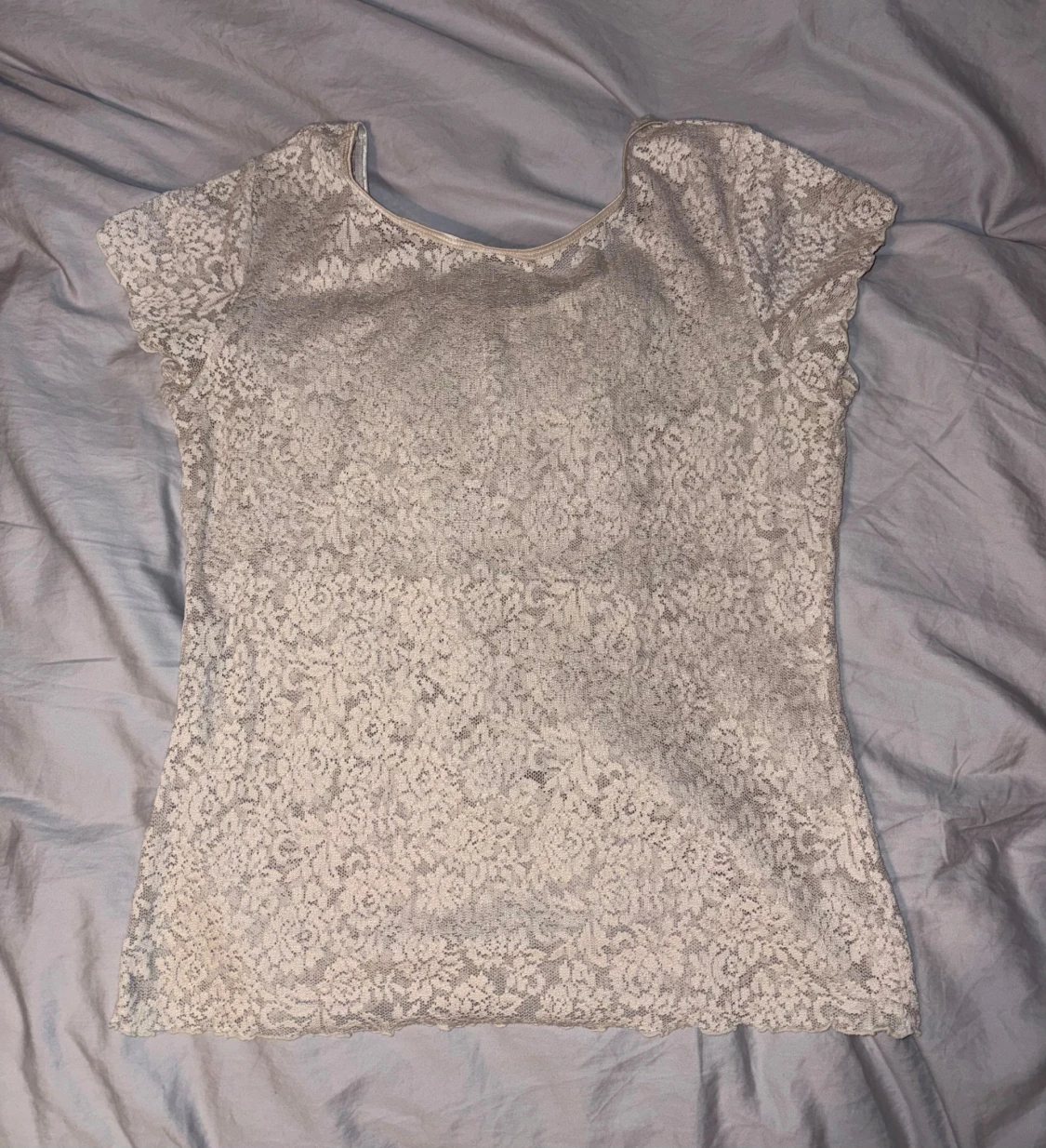 Vit/beige spetstopp från Lindex - 1