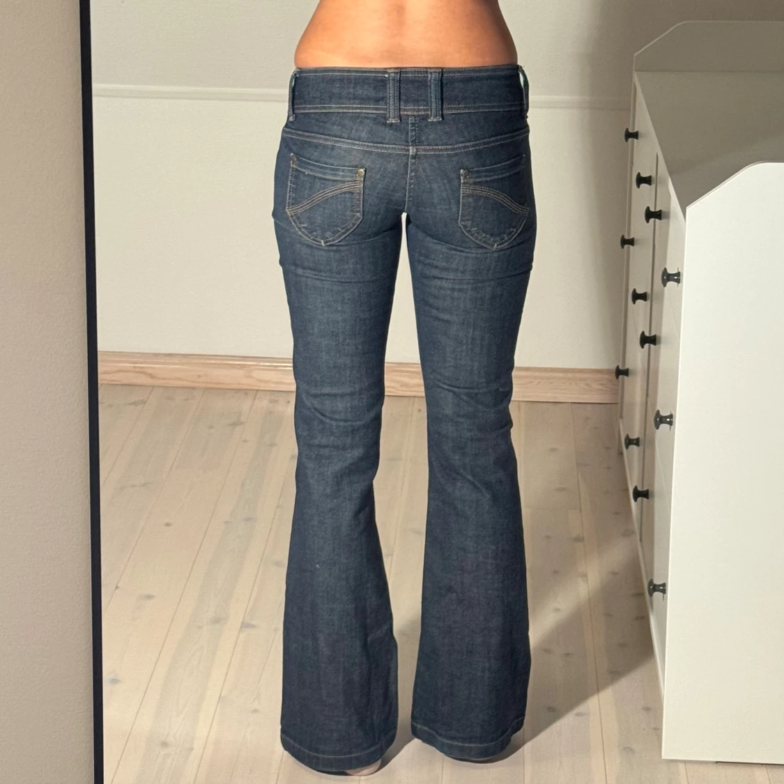 Extra low bootcut jeans  - 3