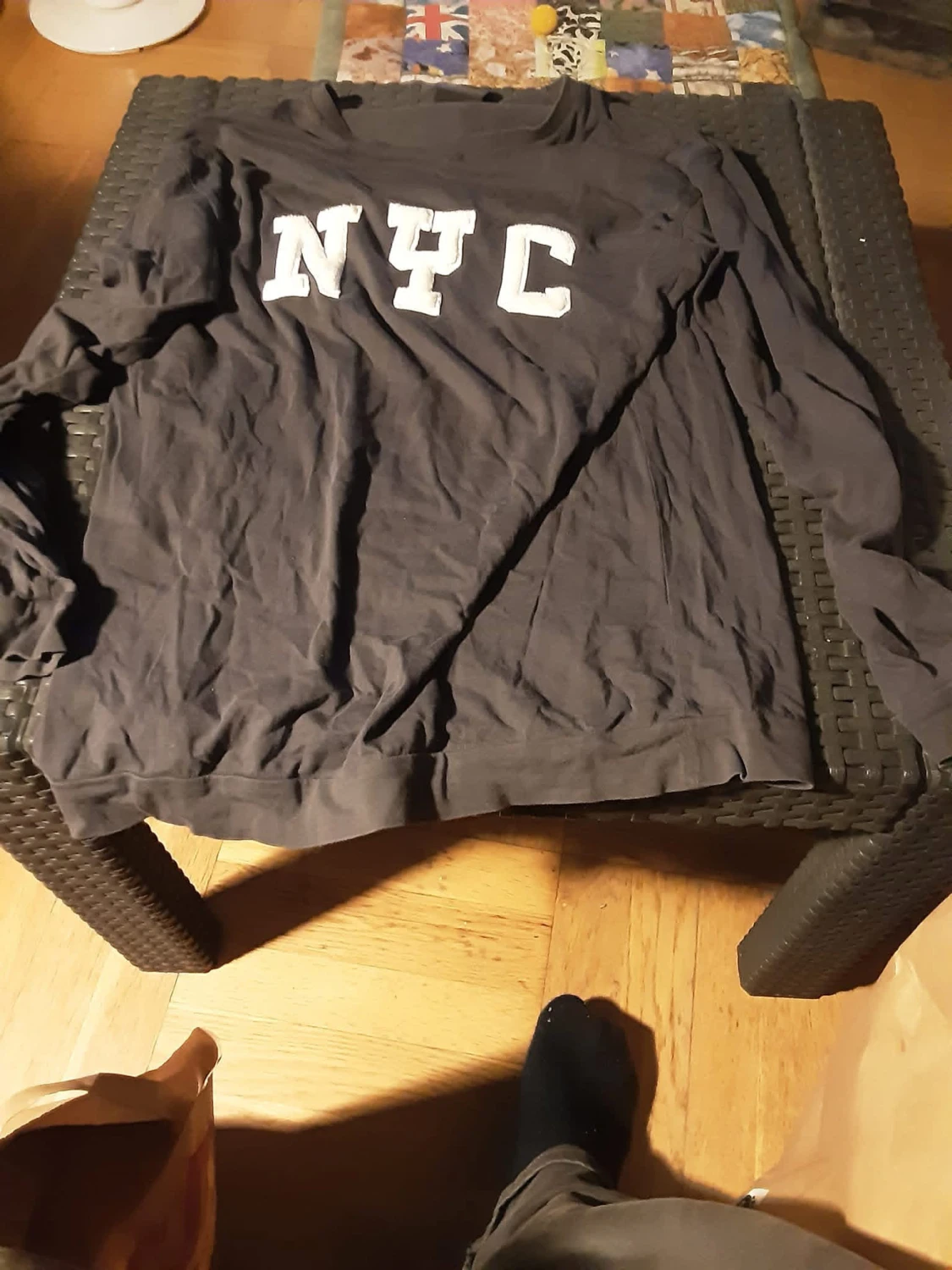 Svart långärmad tröja med NYC-tryck