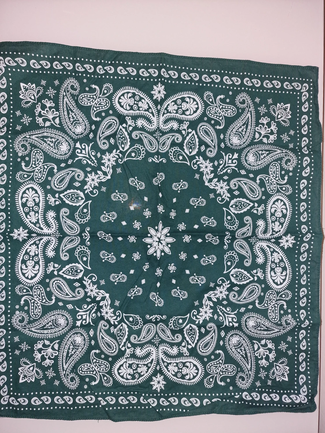 Grön bandana med paisleymönster - 1