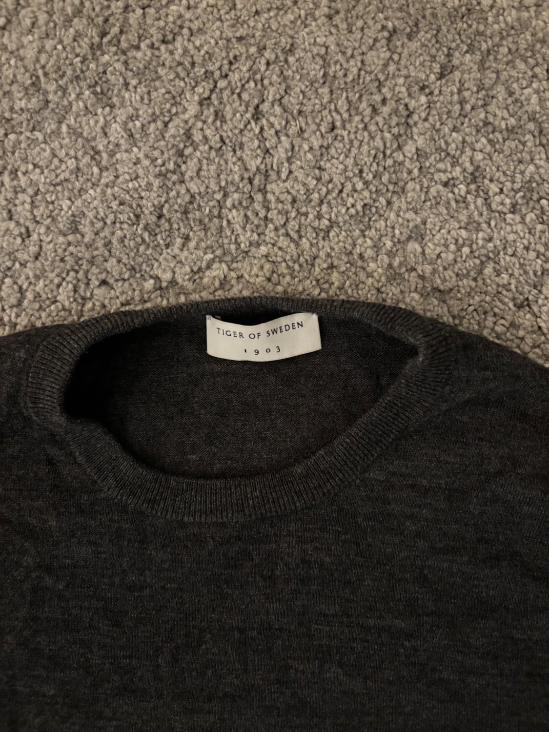 Mörkgrå merinoullströja Tiger of Sweden - 1