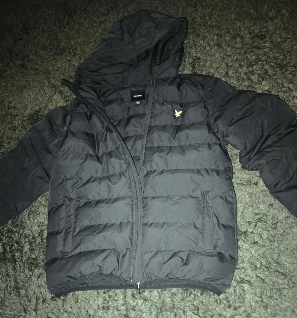 Svart pufferjacka från Lyle & Scott - 2