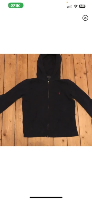 Mörkblå Polo Ralph Lauren Hoodie - M - Mycket fin sparsamt använd Poli Ralph Lauren Hoodie i storleken M