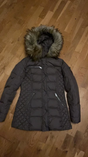 Rockandblue jacka äkta päls - Jätte bra skick, använd 2 gånger. Pris 1100 org pris 4200. Funkar får både M och S.