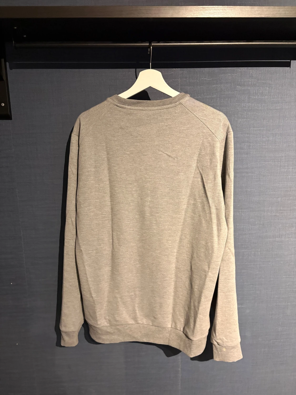 Grå sweatshirt från Lyle & Scott - 1