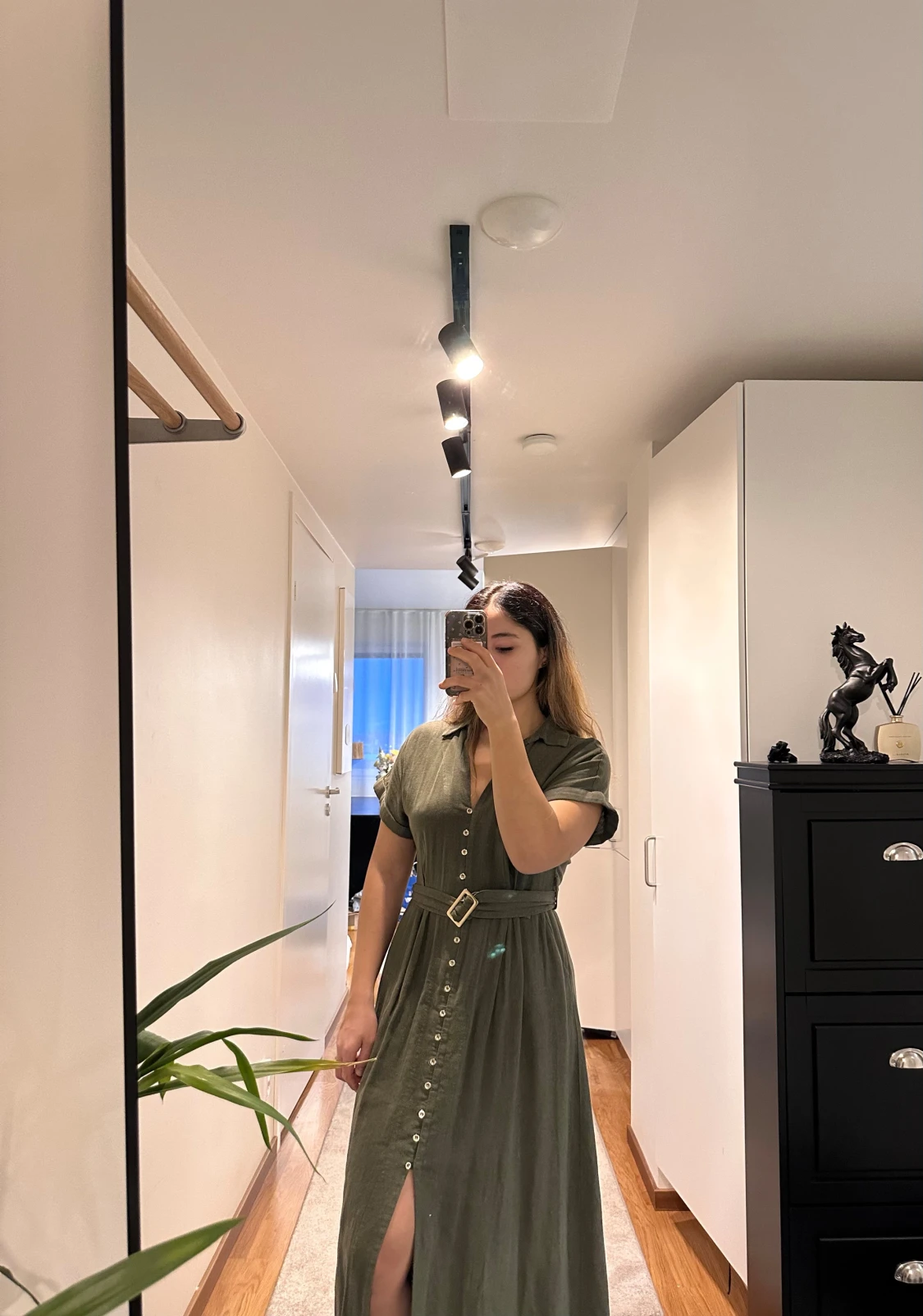 Olivgrön långklänning från Zara