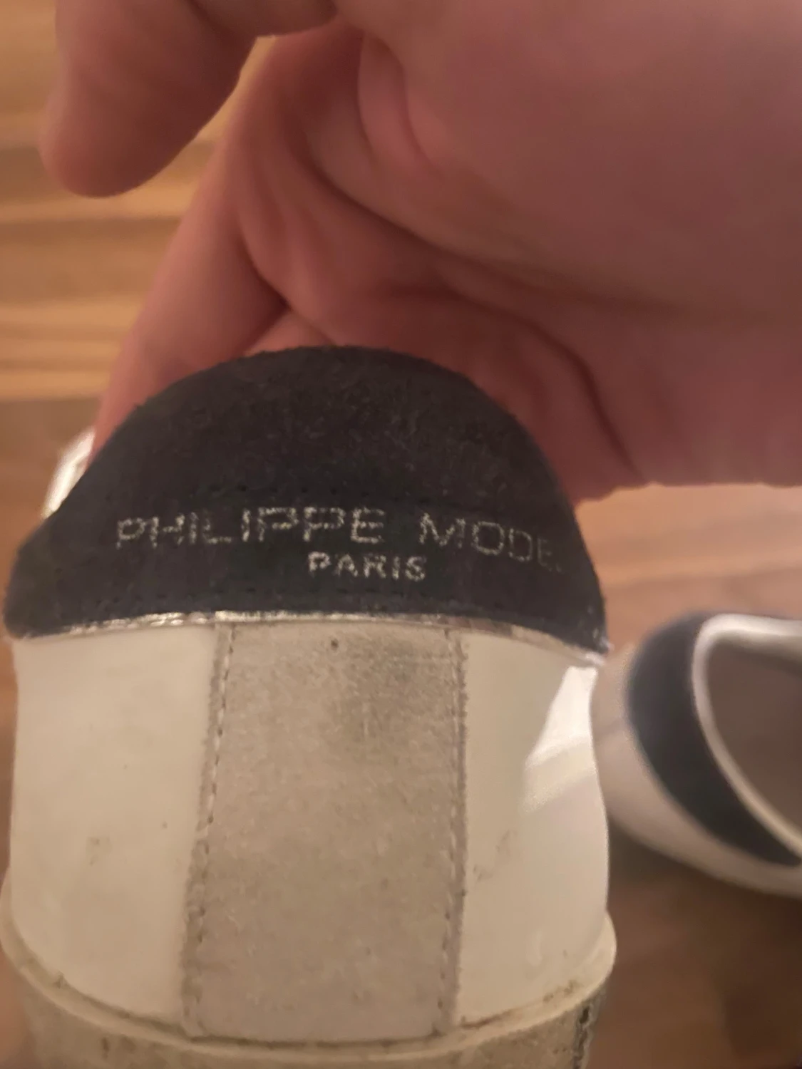 Philippe Model vita sneakers med blå detalj - 1