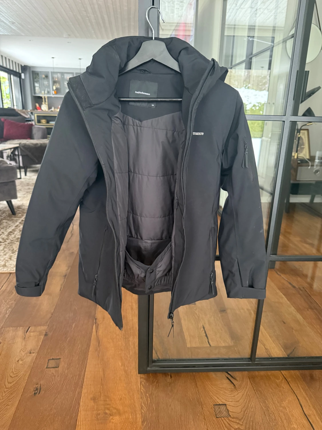 Svart vindjacka från Peak Performance - 1