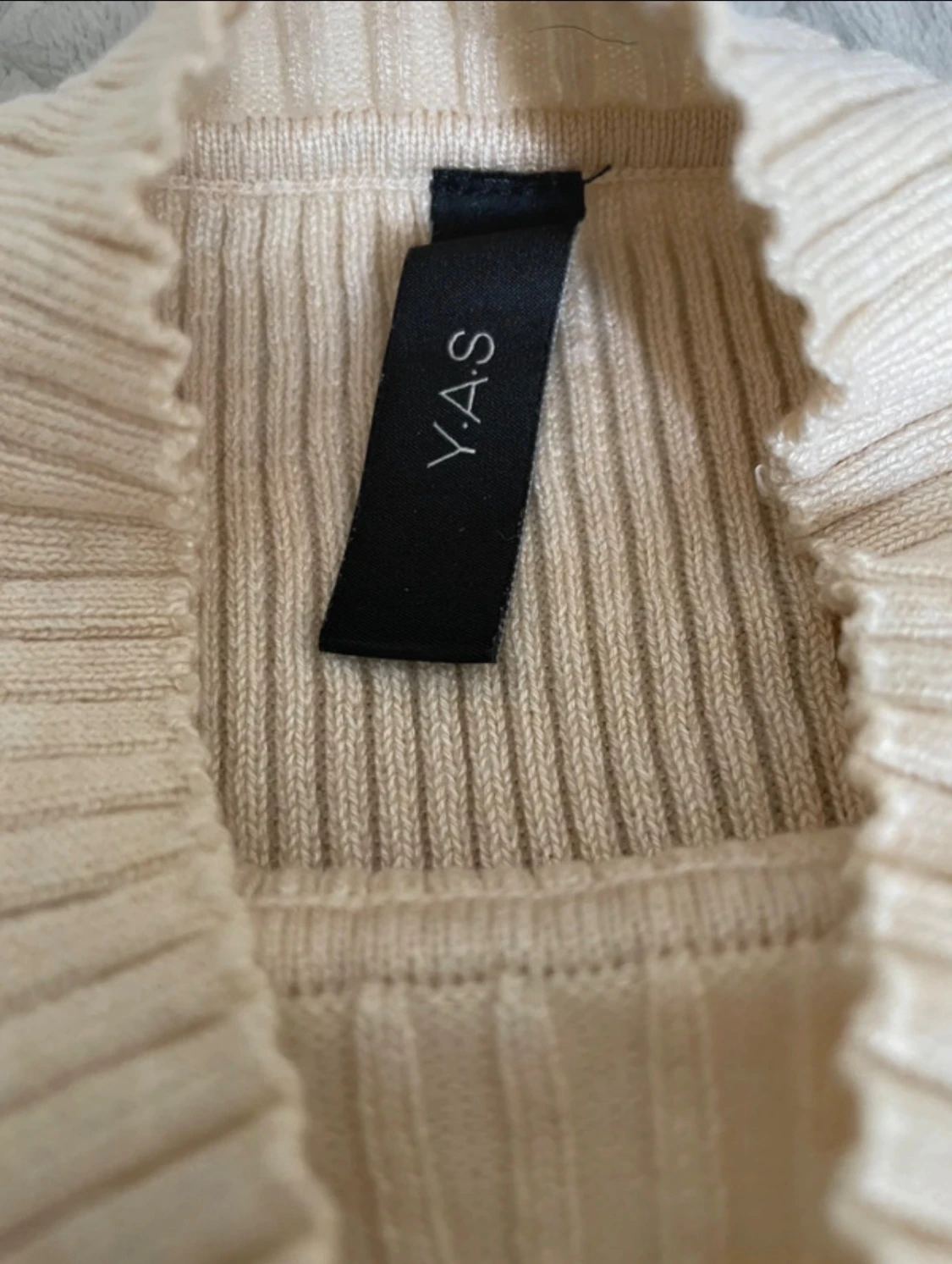 Beige topp från YAS - 3