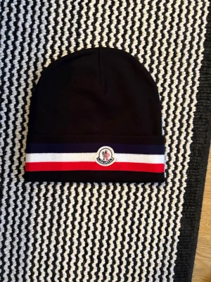 Mössa  - Dm vid intresse