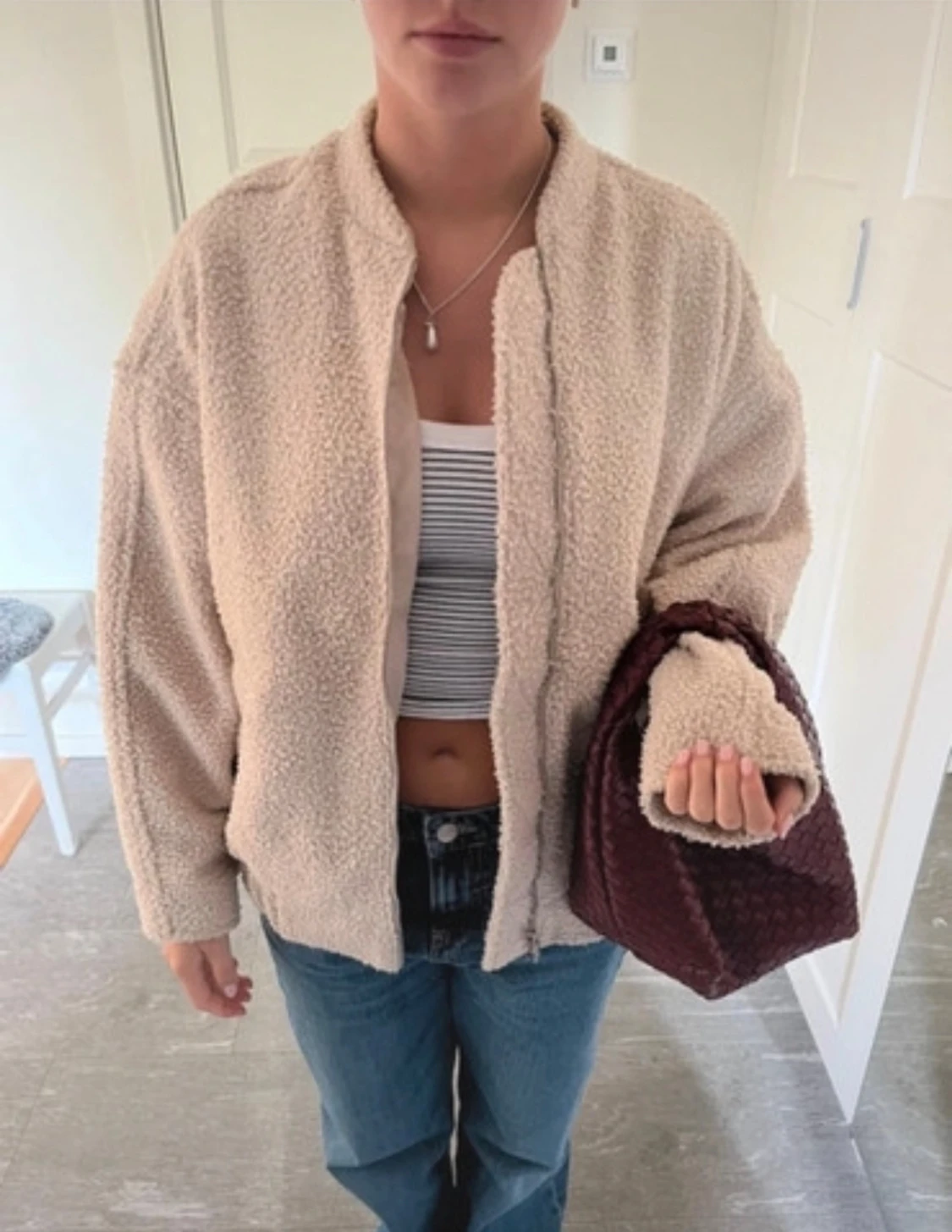 Beige teddyjacka i oversized modell