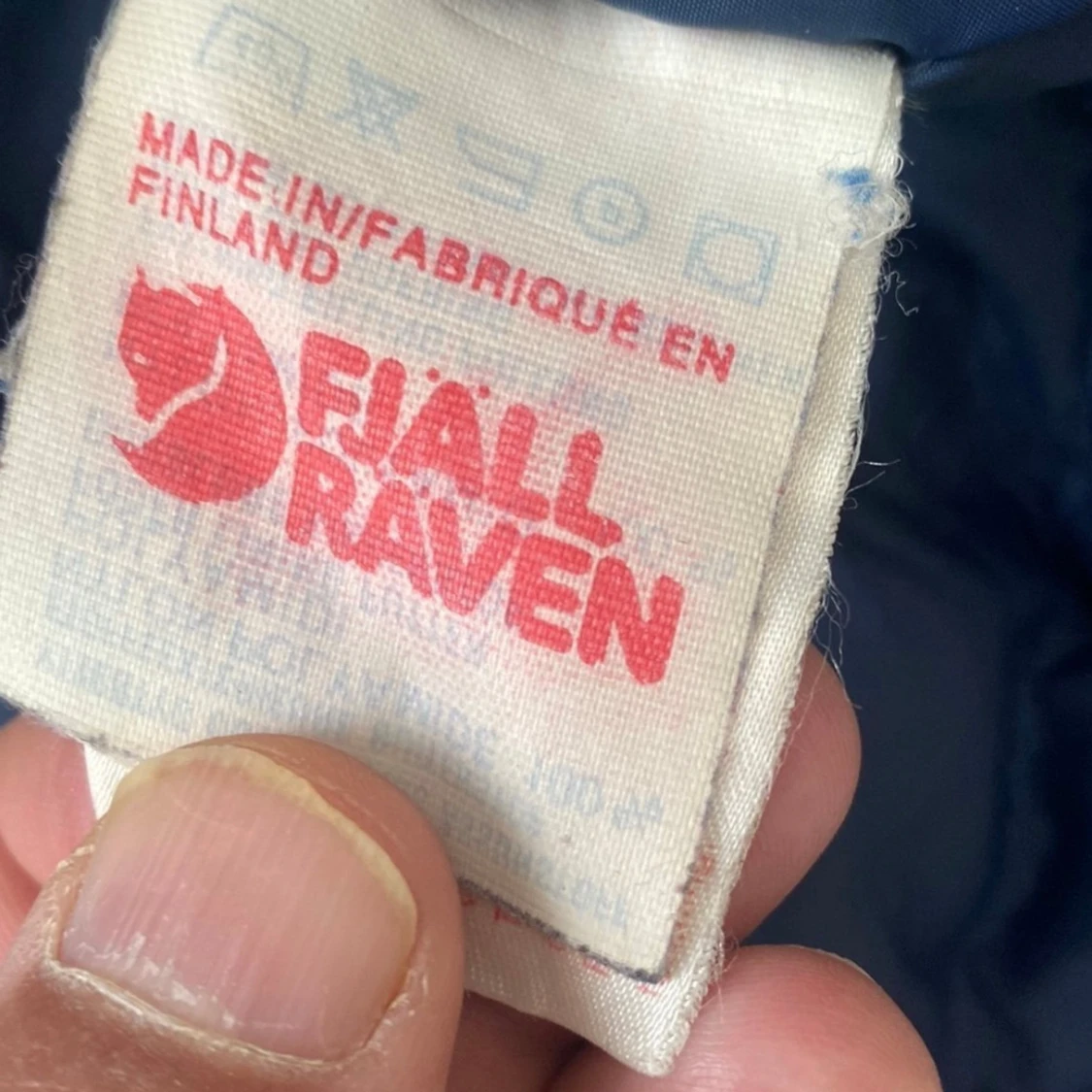 Mörkblå dunjacka från Fjällräven - 2