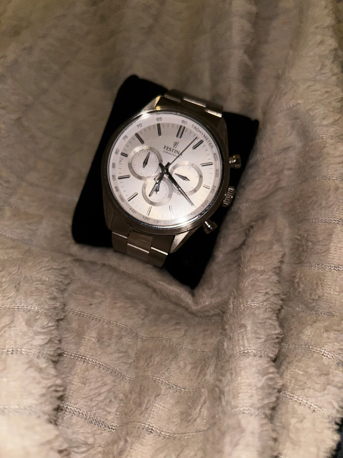 Silverfärgad Festina Chronograph klocka