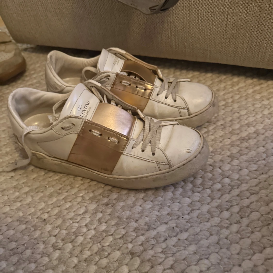 Valentino Garavani sneakers med guld
