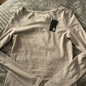 Långärmad tröja  - Helt ny 