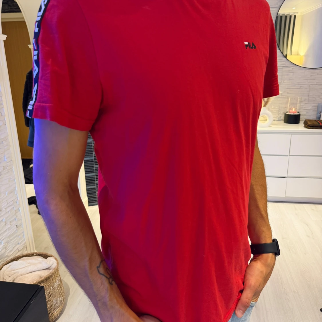 Röd t-shirt från FILA med logga