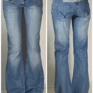 Lågmidjade bootcut jeans   - Supersnygga lådmidjade jeans från Dallas jeans. Nya med prislapp! W28 L34, innerbenslängd ca 87 cm, grenhöjd ca 17 cm, benöppning ca 23 cm💞