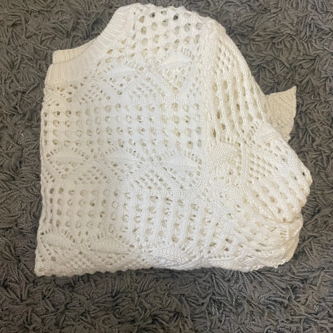 Vit stickad croppad tröja Amisu - 2