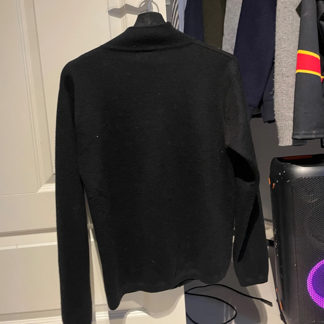 Svart stickad tröja - 3