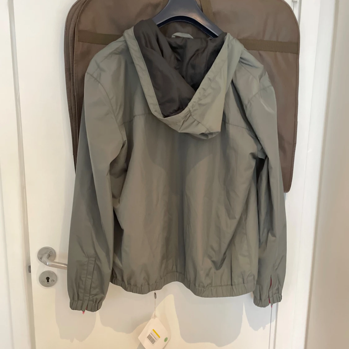 Grå vindjacka med huva från Zadig & Voltaire - 1