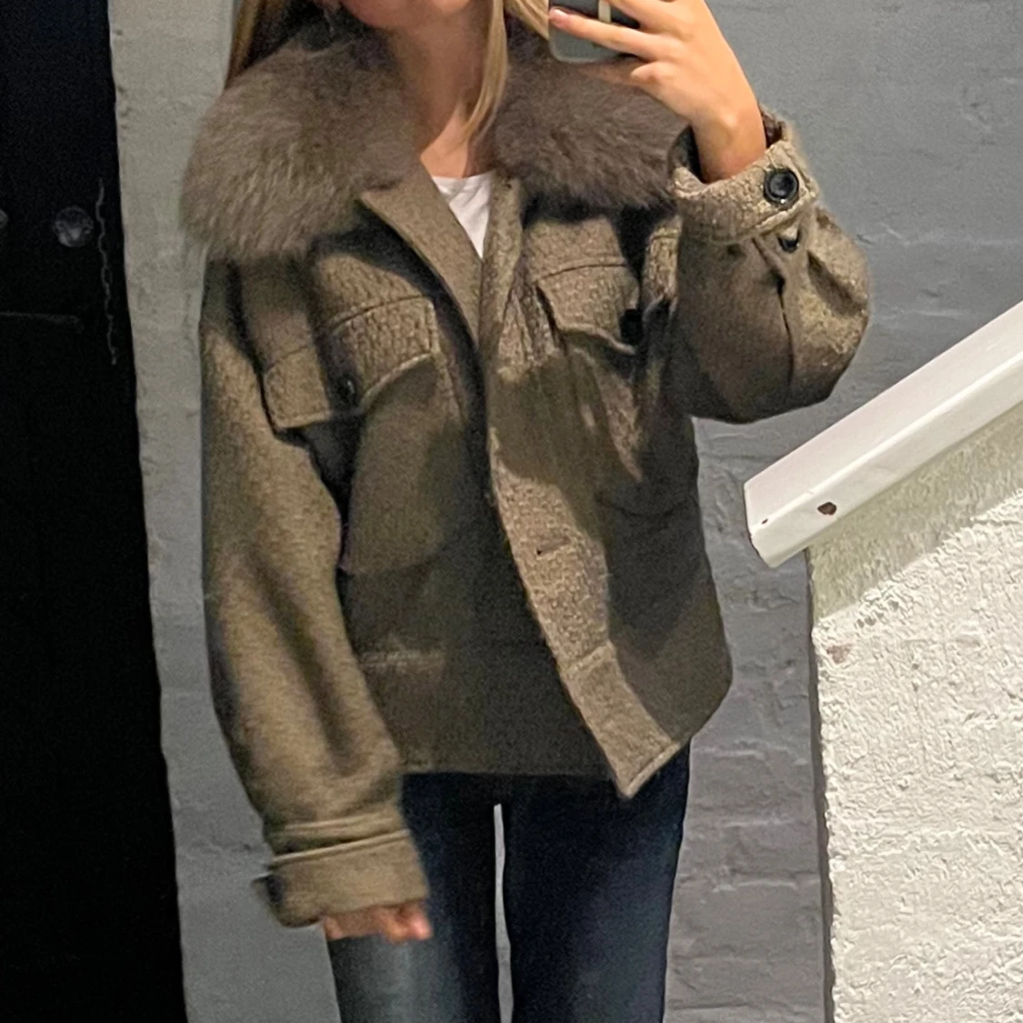 Brun Meotine jacka med stor pälskrage - 1