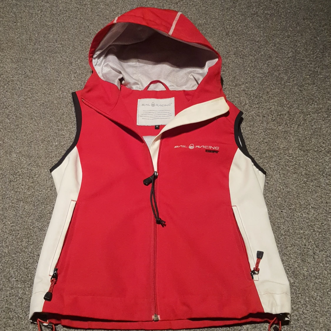 Röd Sail Racing windstopper väst