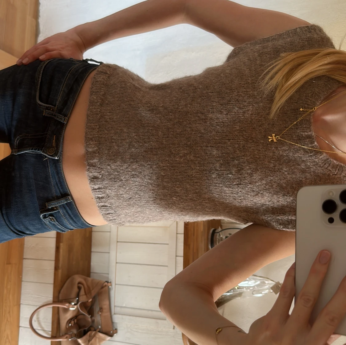 Beige stickad väst - 1