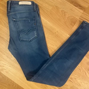 Replay anbass - Replay anbass i nästan nytt skick. Storlek W32 L34