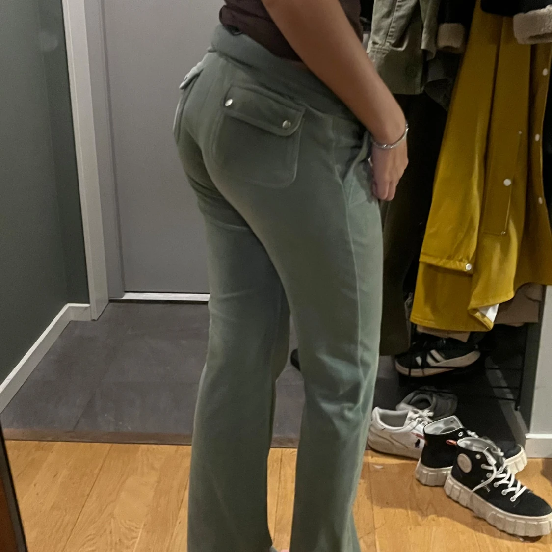 Ljus gröna juicy byxor - 3