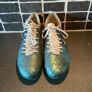 Nike Tiempo Elite  - Säljer ett par Nike Tiempo Elite Emerald, Limited edition✅FG✅Bra skick✅