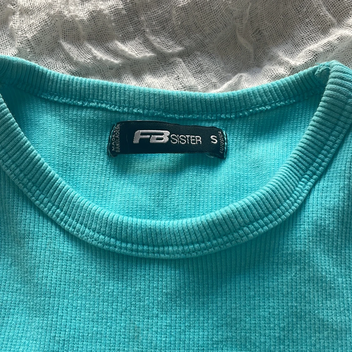 Turkos ribbad klänning från FB Sister - 1
