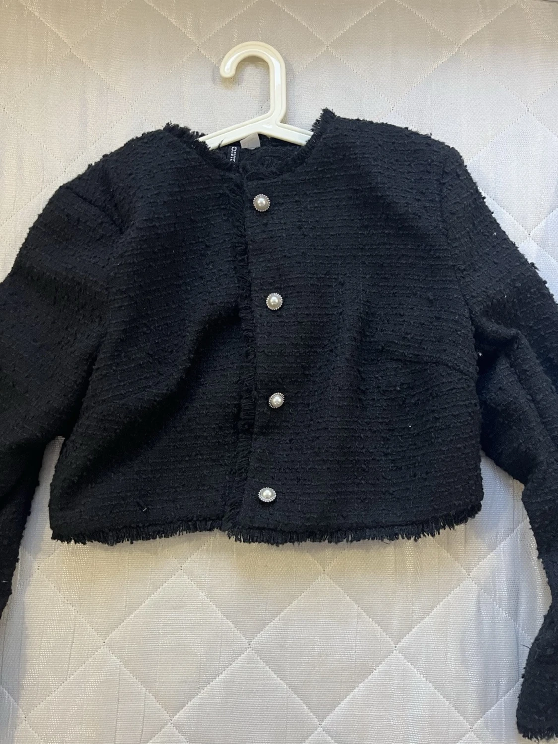 Svart kavajjacka med pärlknappar H&M 