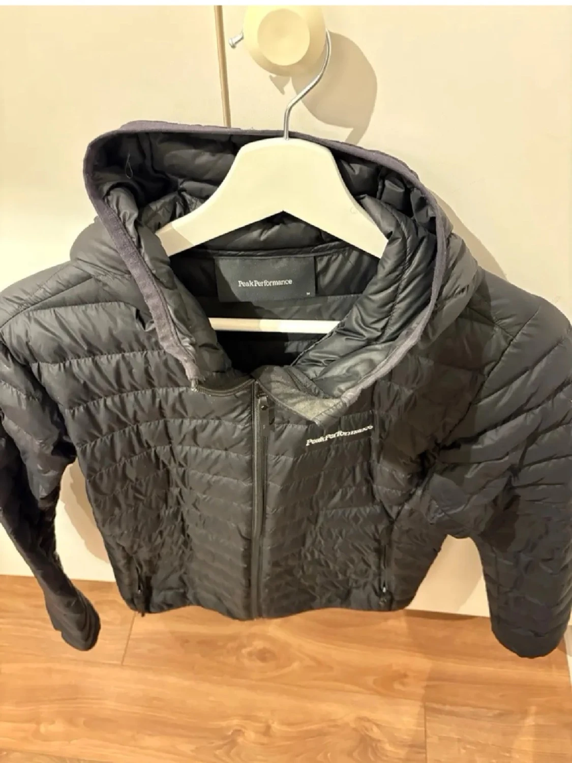 Svart dunjacka Peak Performance - 3