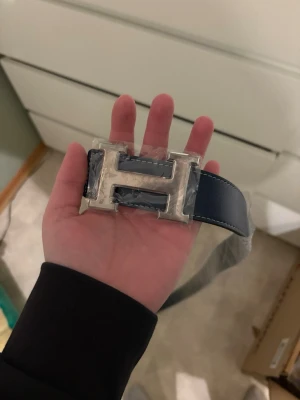 Her.mes bälte blått - 115cm blått! Mer bilder finns på mina andra anonnser, fri frakt!!!! 📦 