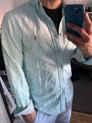 Ralph lauren skjorta - Turkos skjorta från Ralph Lauren | storlek M | knappt använd, inga defekter | nypris 1499|  fler bilder går att lösa