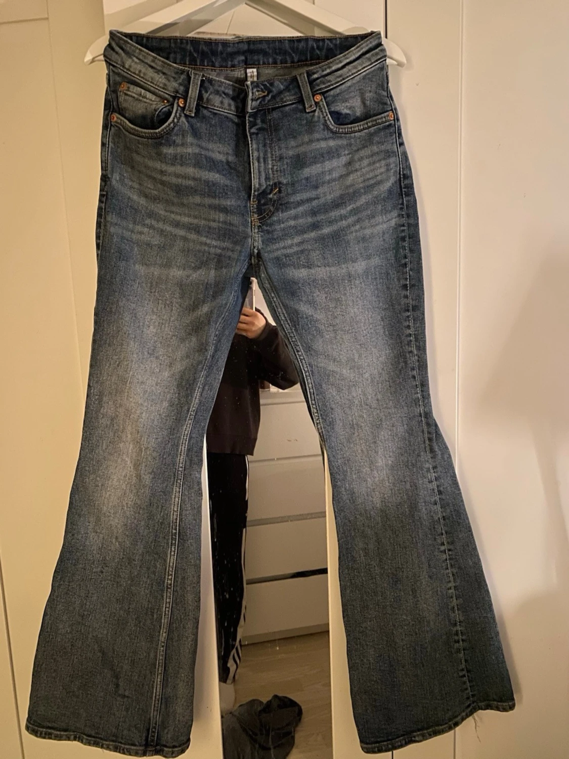 Blå bootcut jeans - 1