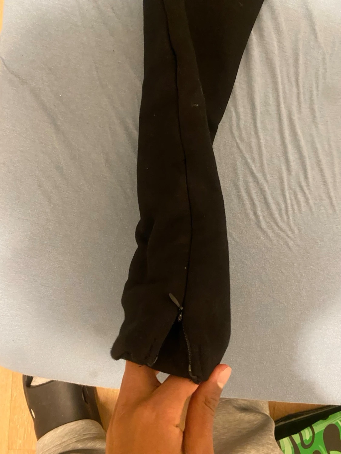 Svarta mjukisbyxor från SNAK - 1