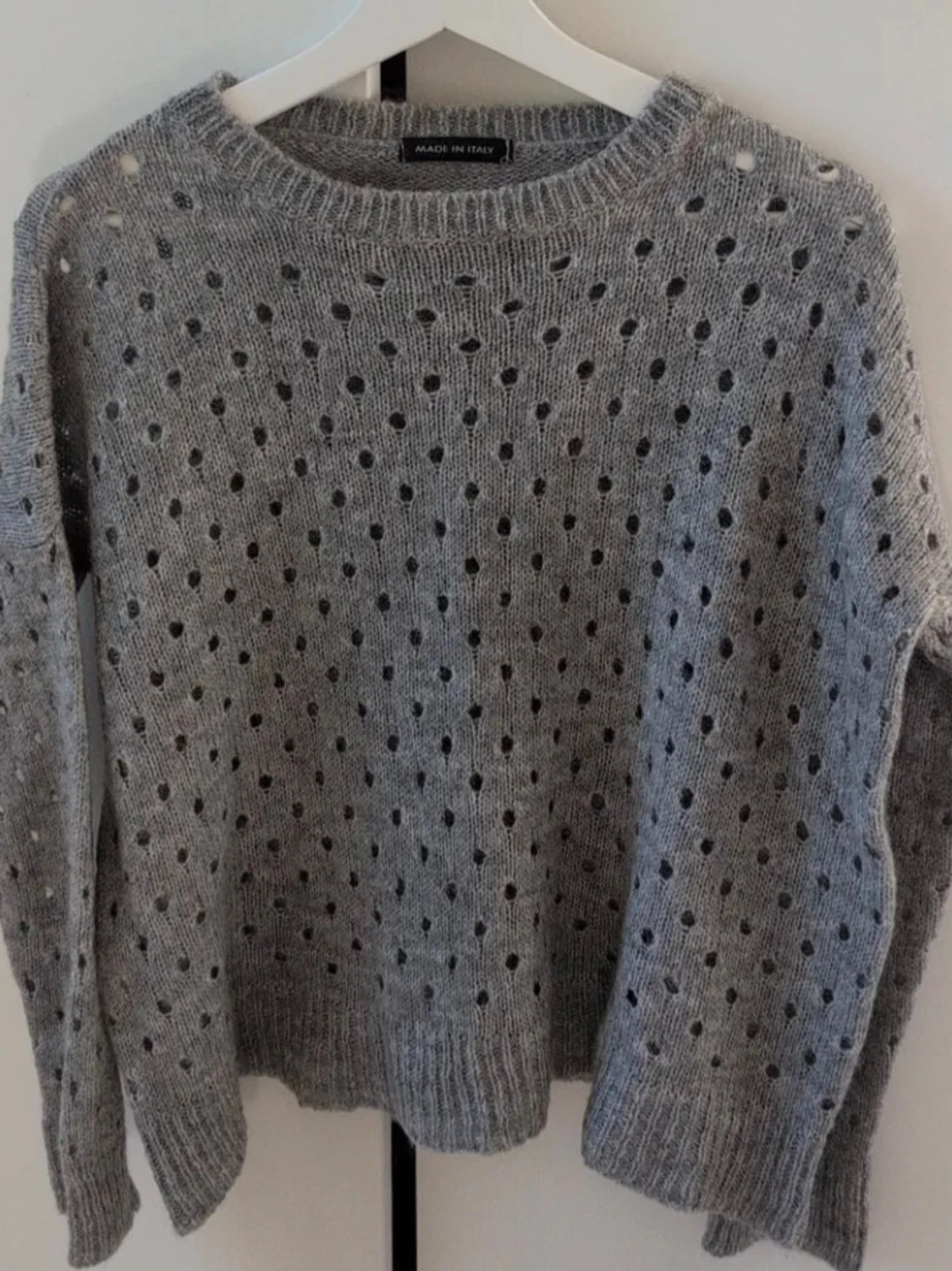 Grå stickad prickig tröja Made in Italy