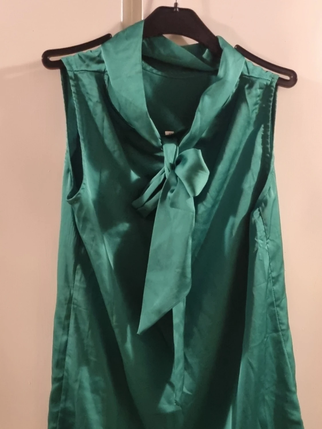 Grön armlös blus  - 1