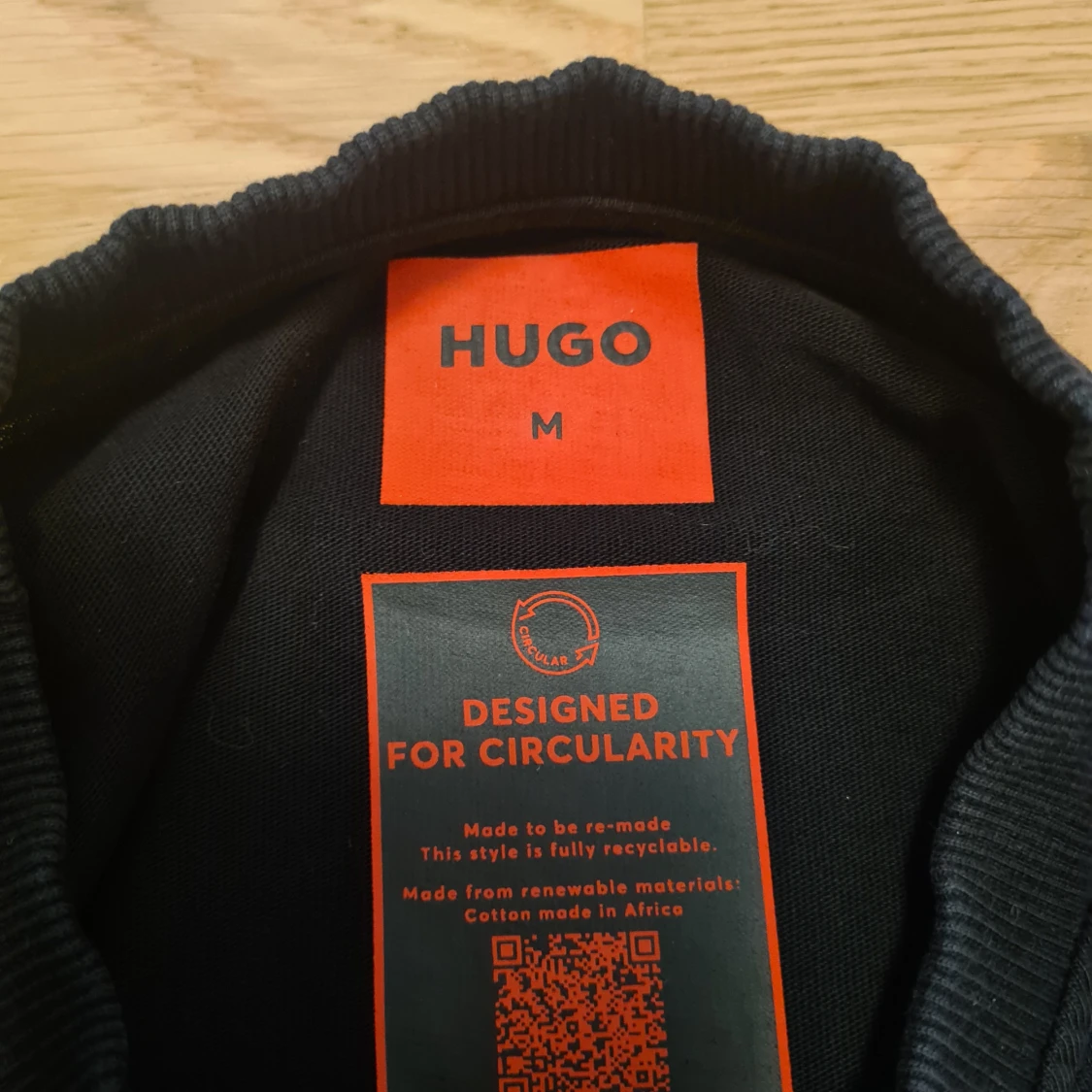 Svart t-shirt från HUGO, storlek M - 2