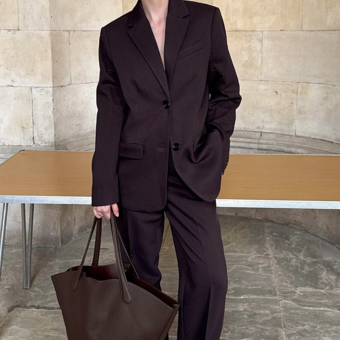 Brunt kostymset i twill