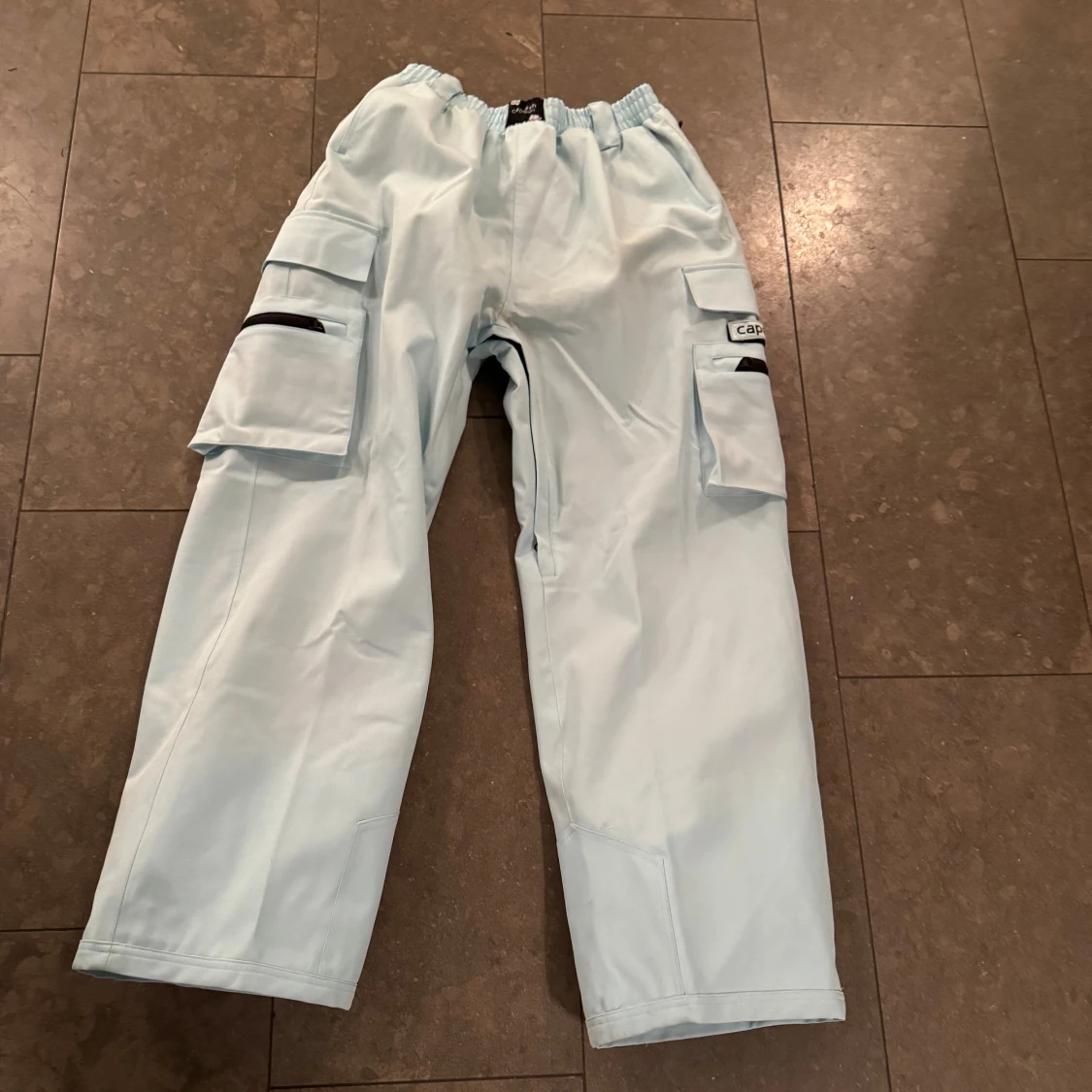 Ljusblå cargopants från Capeesh