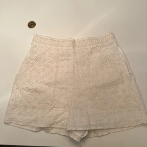 Broderade shorts från Zara - Broderade shorts från Zara💕💕