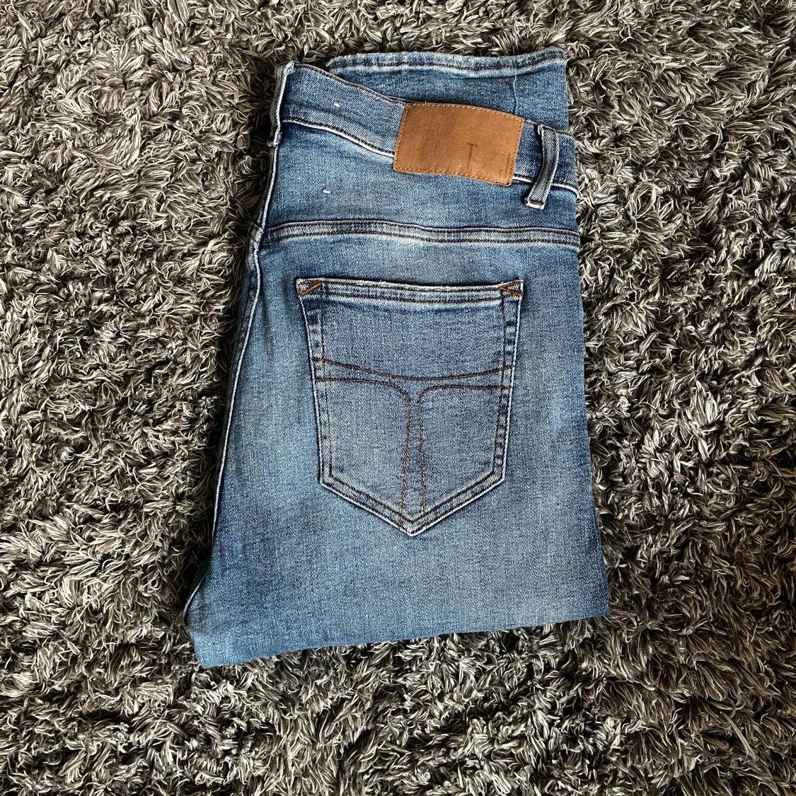 Blå jeans från Tiger of Sweden - 1