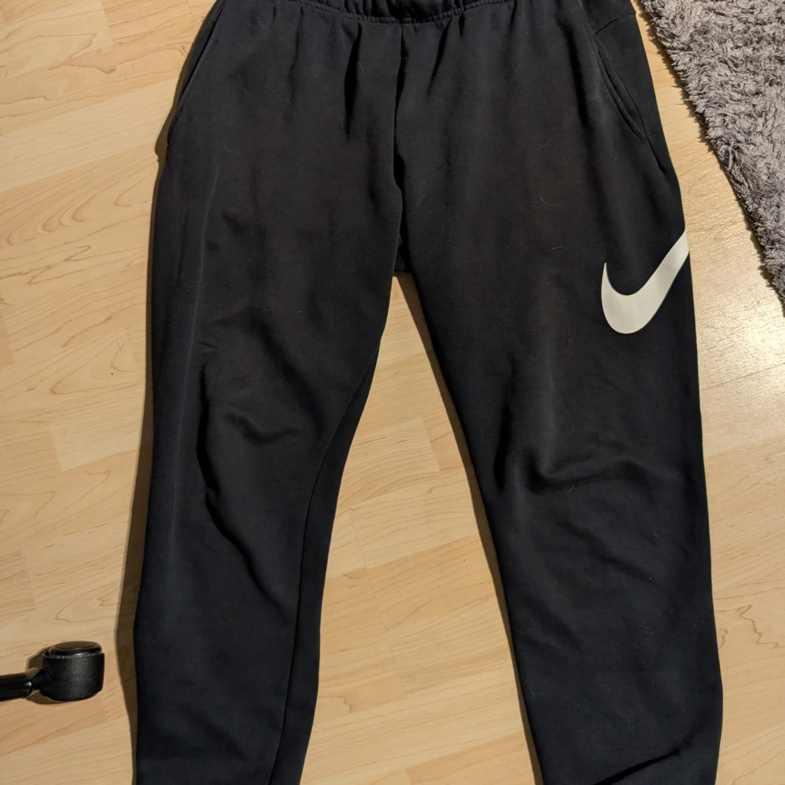 Svarta mjukisbyxor från Nike