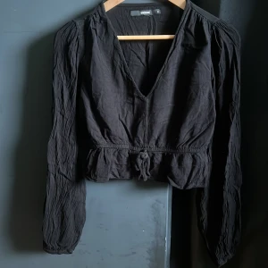 Top från Bikbok - Top från Bikbok strl S, ej struken på bilden men den är i fint skick.