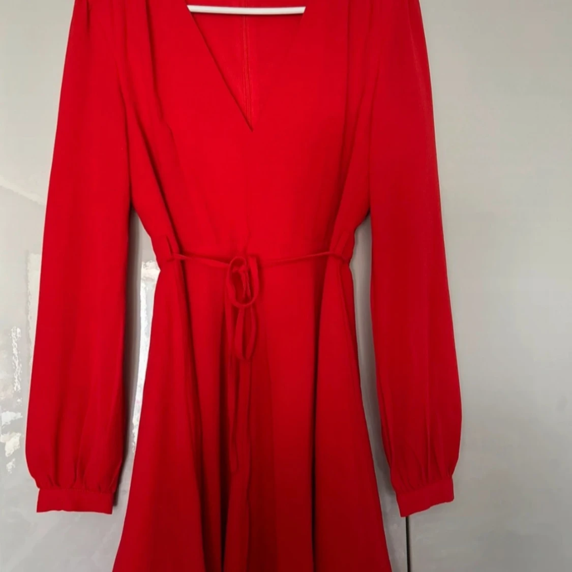 Röd klänning från Glamorous